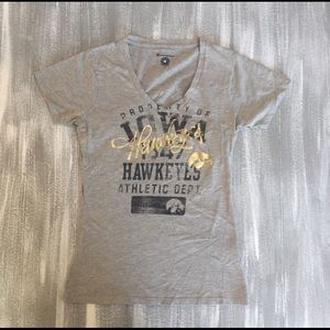 ♥️5️⃣SALE♥️ University of Iowa Hawkeyes Tee